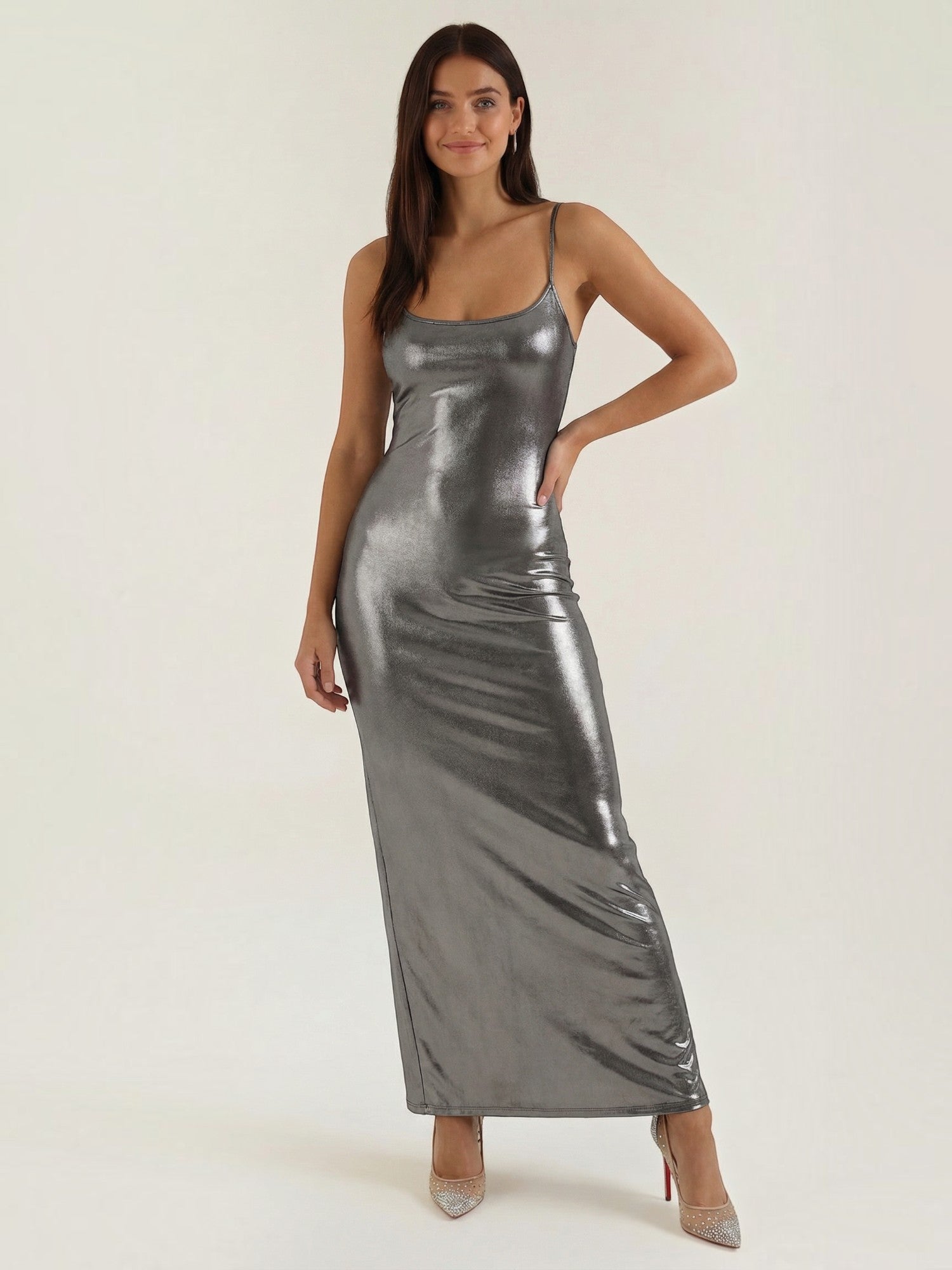 Robe femme soirée métallisée à fines bretelles – Image 2