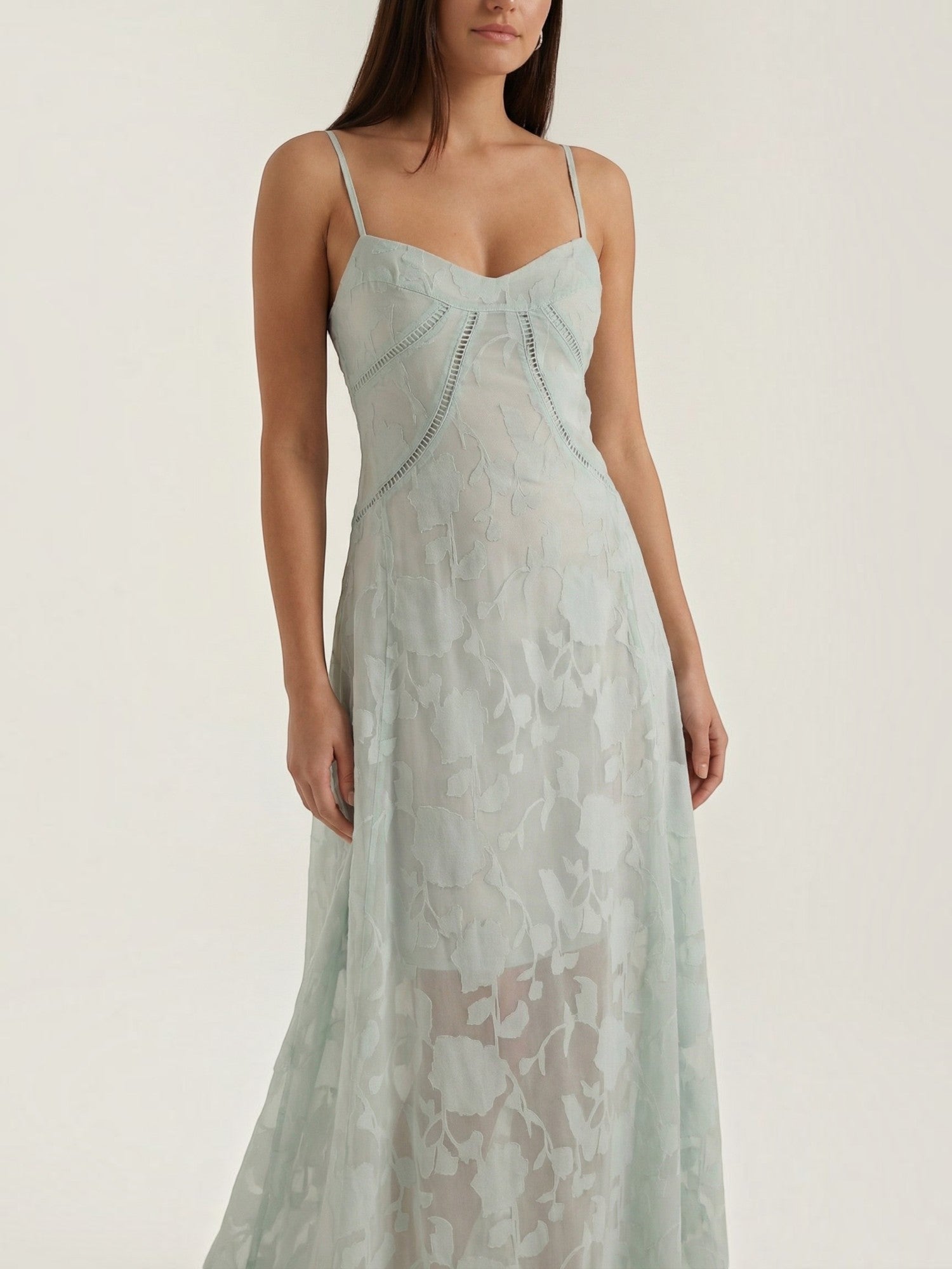 Robe femme longue décolleté cœur à fines bretelles – Image 19