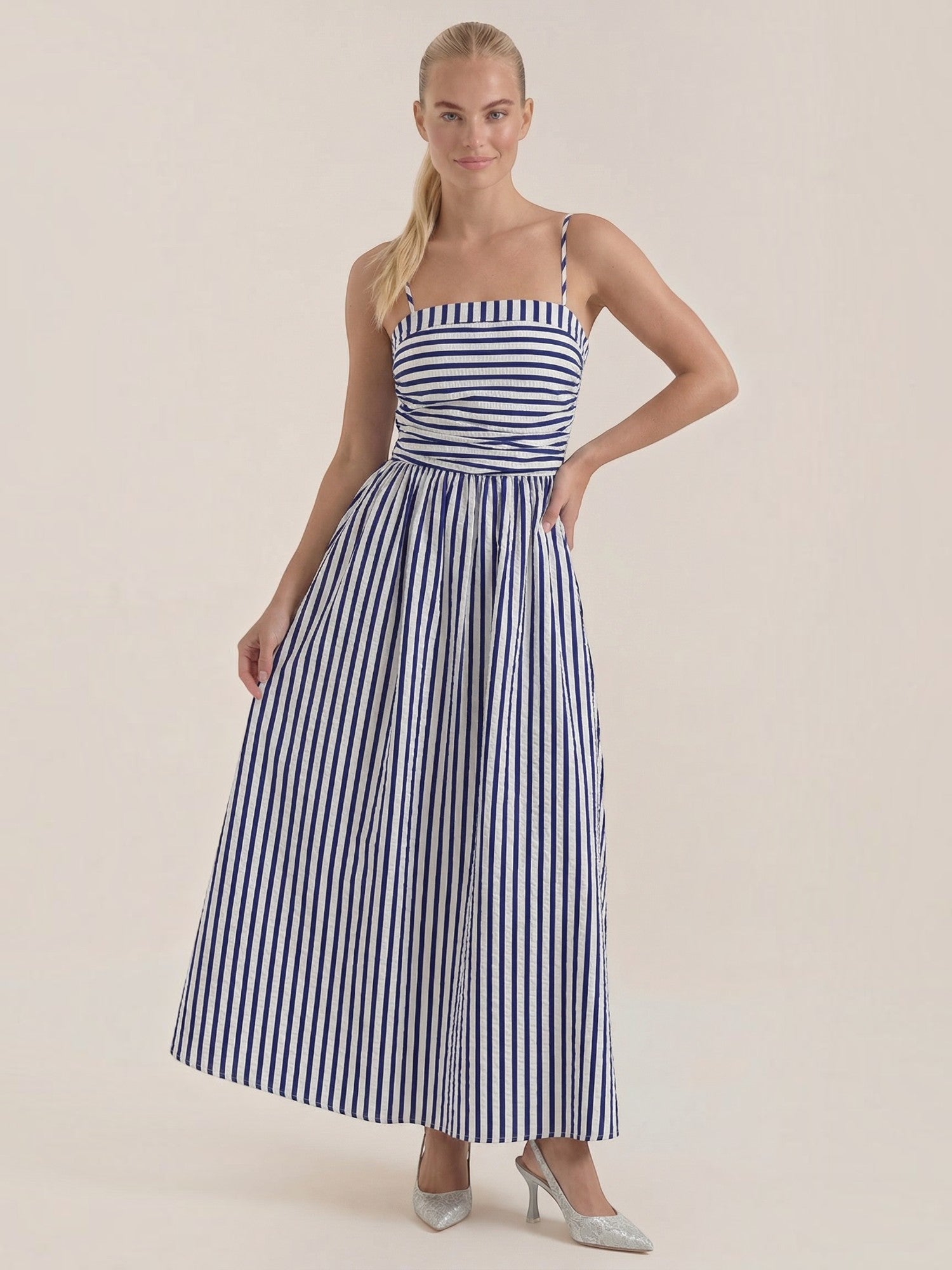 Robe femme maxi rayée décolleté carré bretelles
