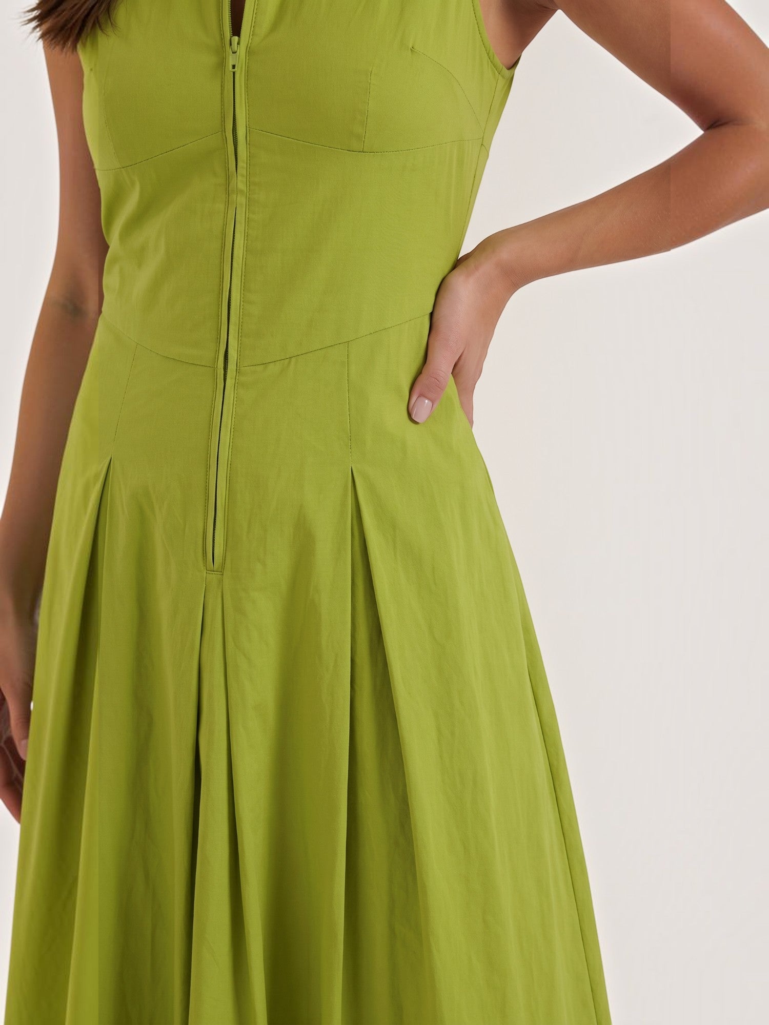 Robe femme décolleté keyhole bouton sans manches – Image 4