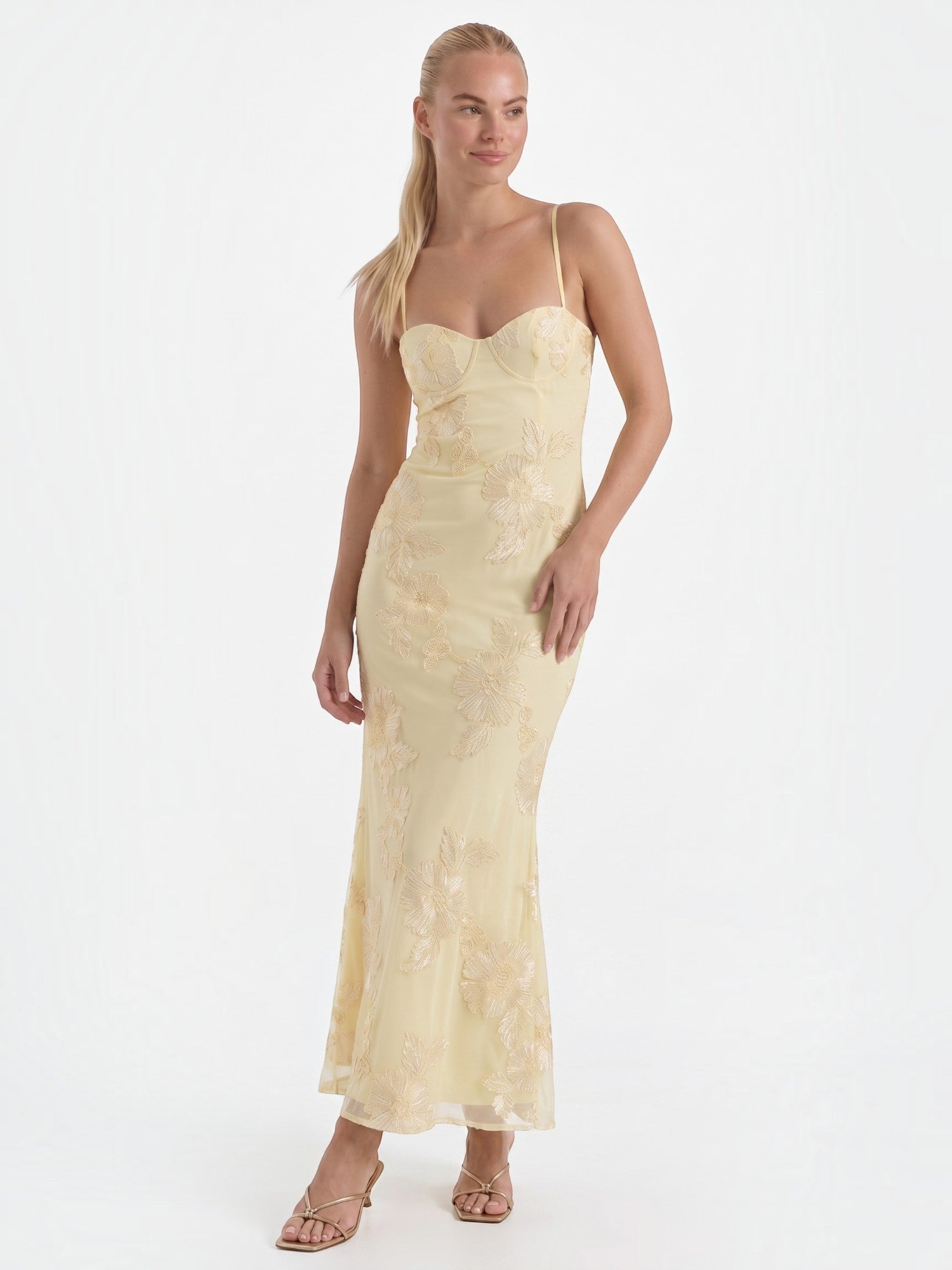 Robe femme décolleté cœur bretelles fines motif scintillant – Image 3
