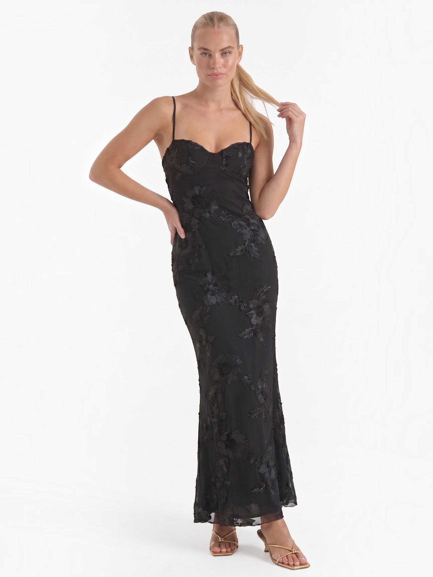 Robe femme décolleté cœur bretelles fines motif scintillant – Image 4