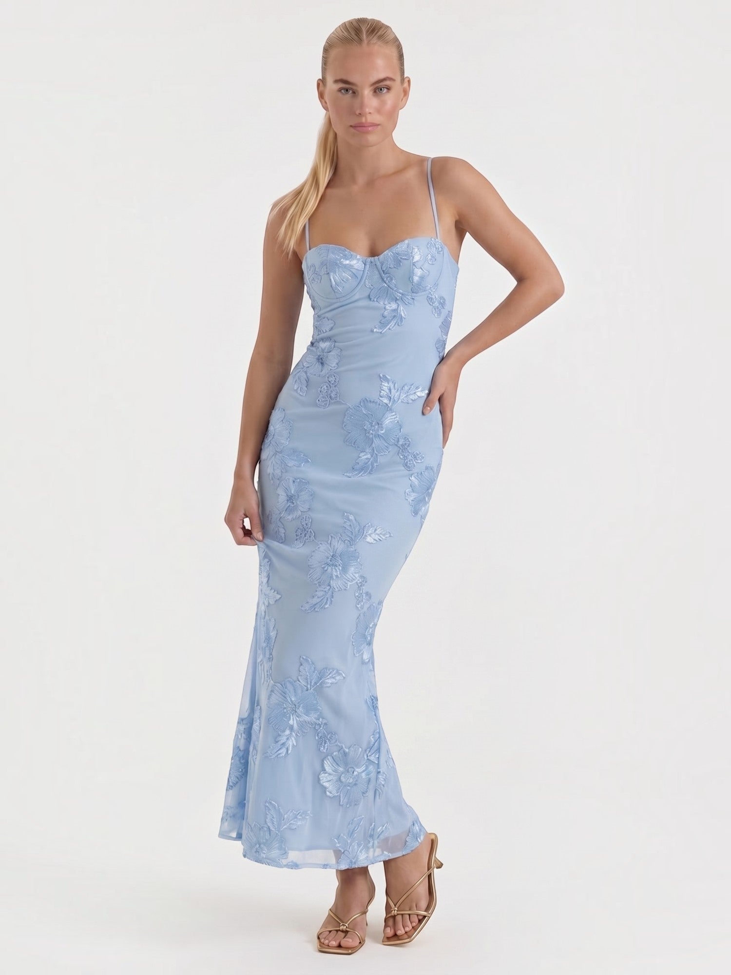 Robe femme décolleté cœur bretelles fines motif scintillant – Image 2