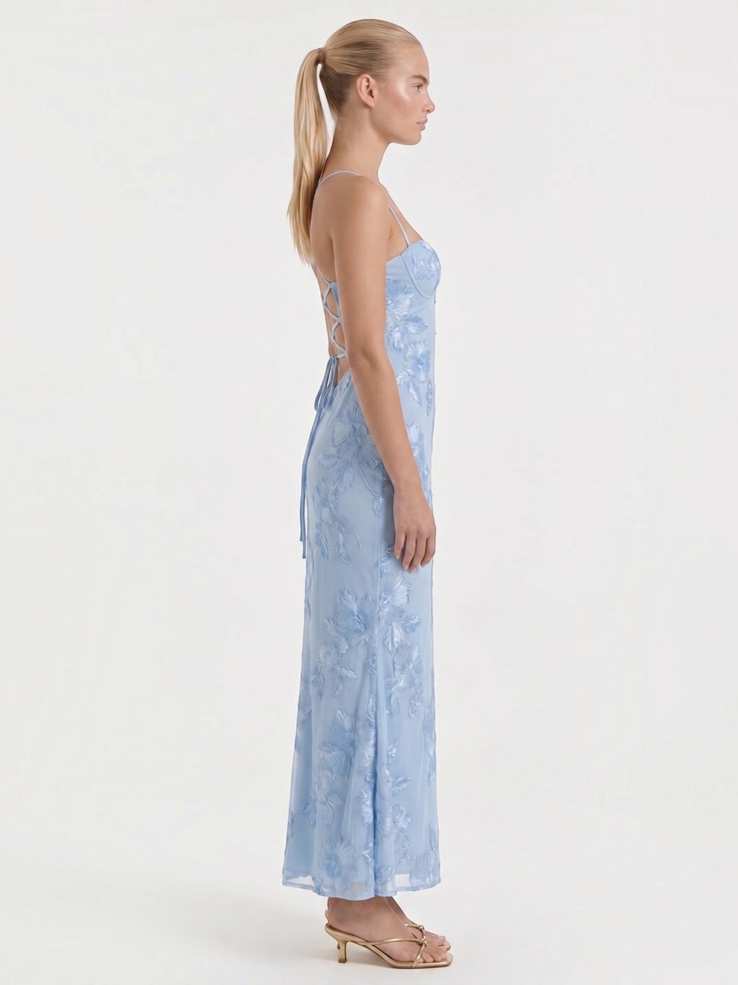 Robe femme décolleté cœur bretelles fines motif scintillant – Image 10