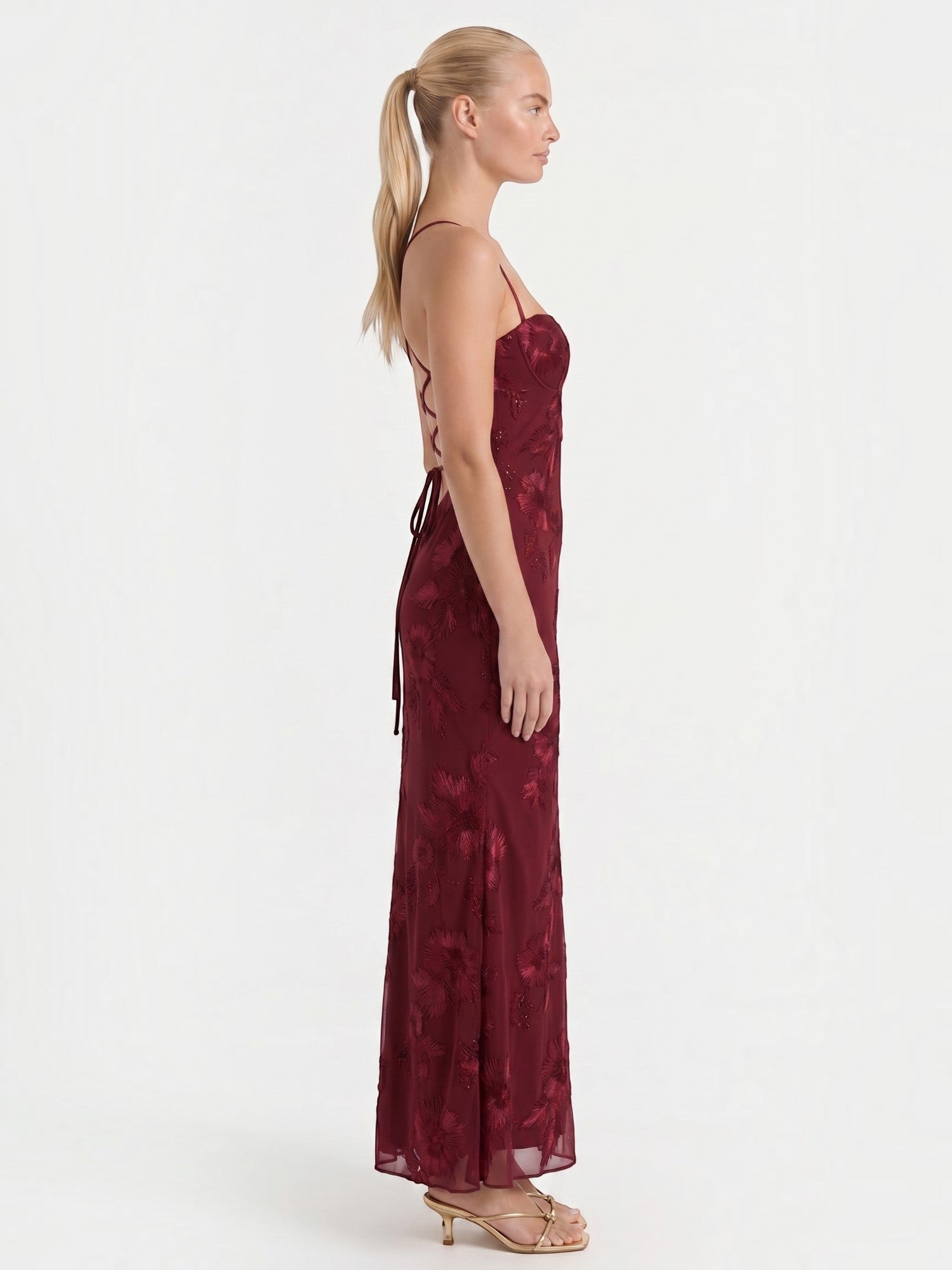 Robe femme décolleté cœur bretelles fines motif scintillant – Image 6