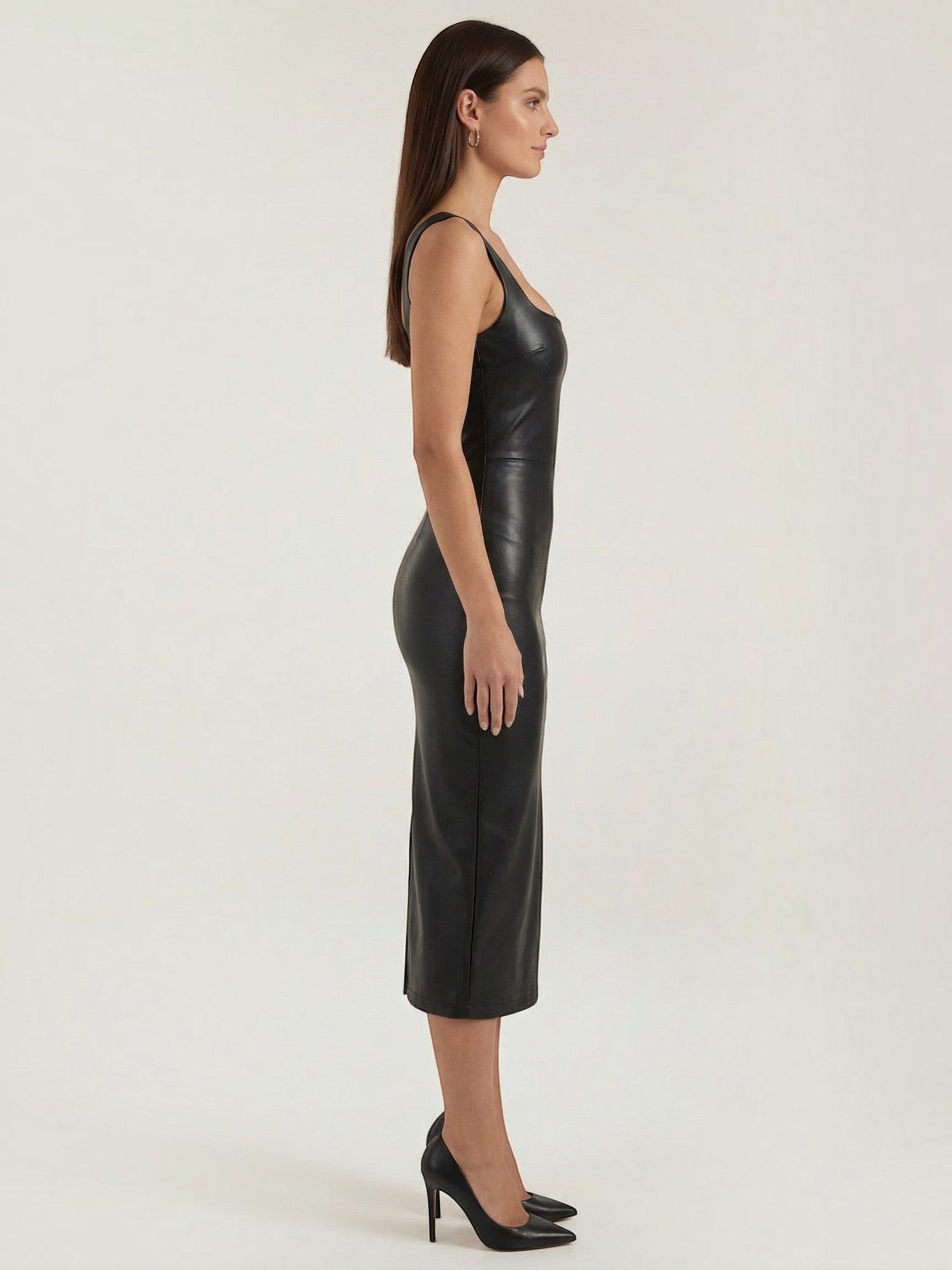 Robe femme similicuir col carré ajustée pour soirée chic – Image 3